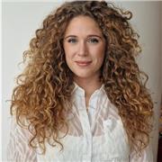 Profesora de Francés, Inglés y Lengua Castellana y Literatura, así como refuerzo en otras asignaturas y técnicas de estudio